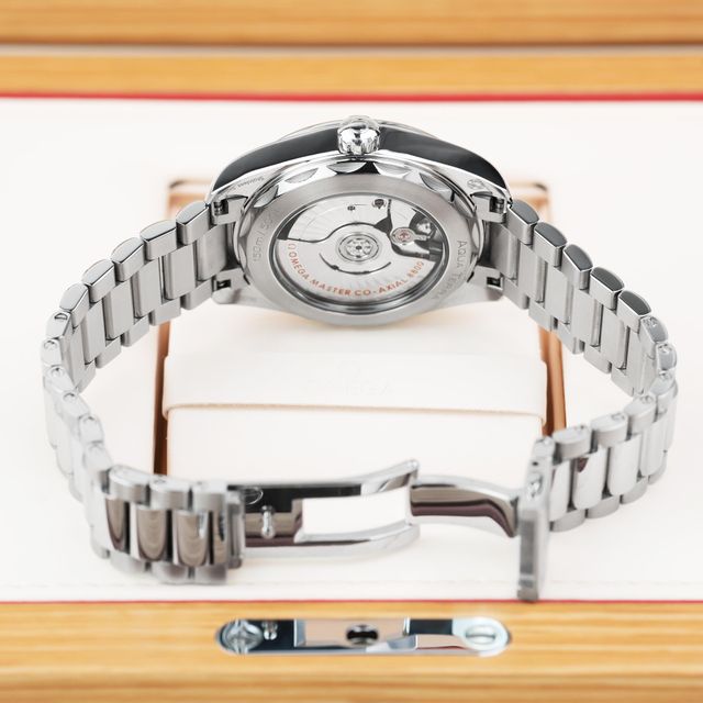 Omega Aqua Terra Shades 220.10.38.20.03.003 Image 4